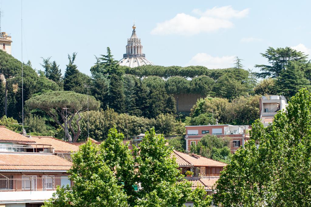 Апартаменты La Lanterna Di San Pietro Рим Номер фото